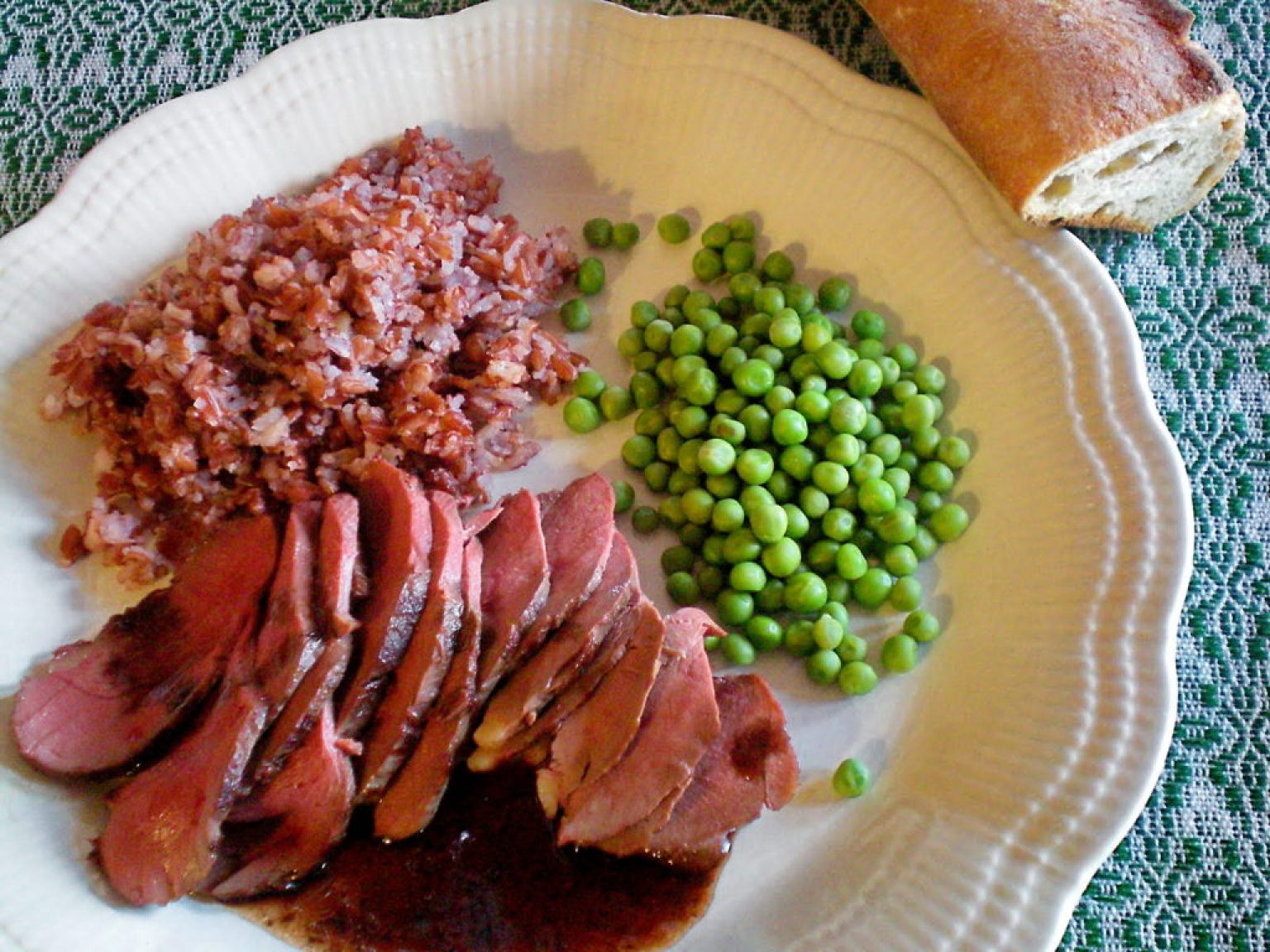 Magret de canard au porto et à la gelée de pommettes