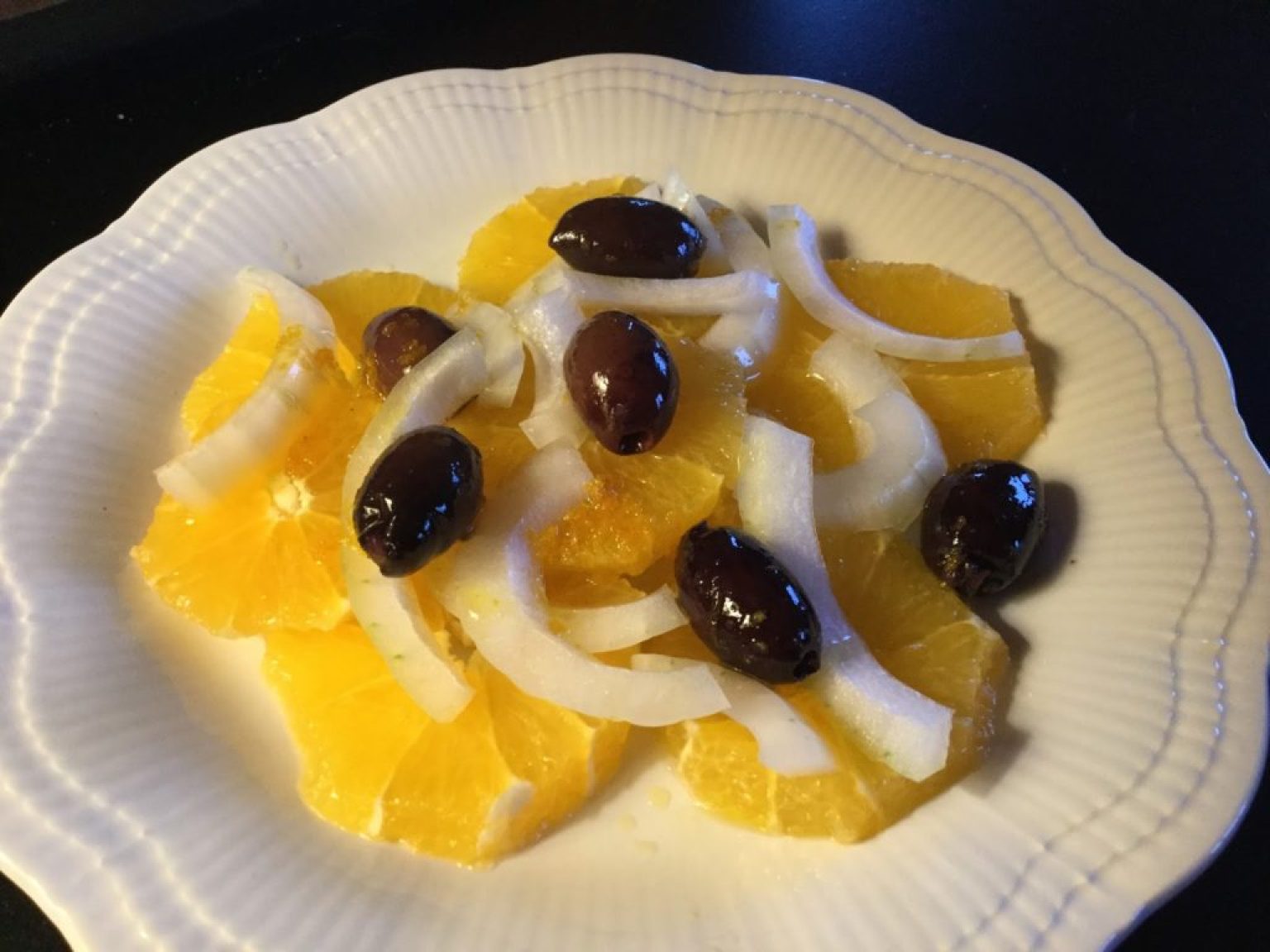 Salade d’orange, d’oignon et d’olive noire