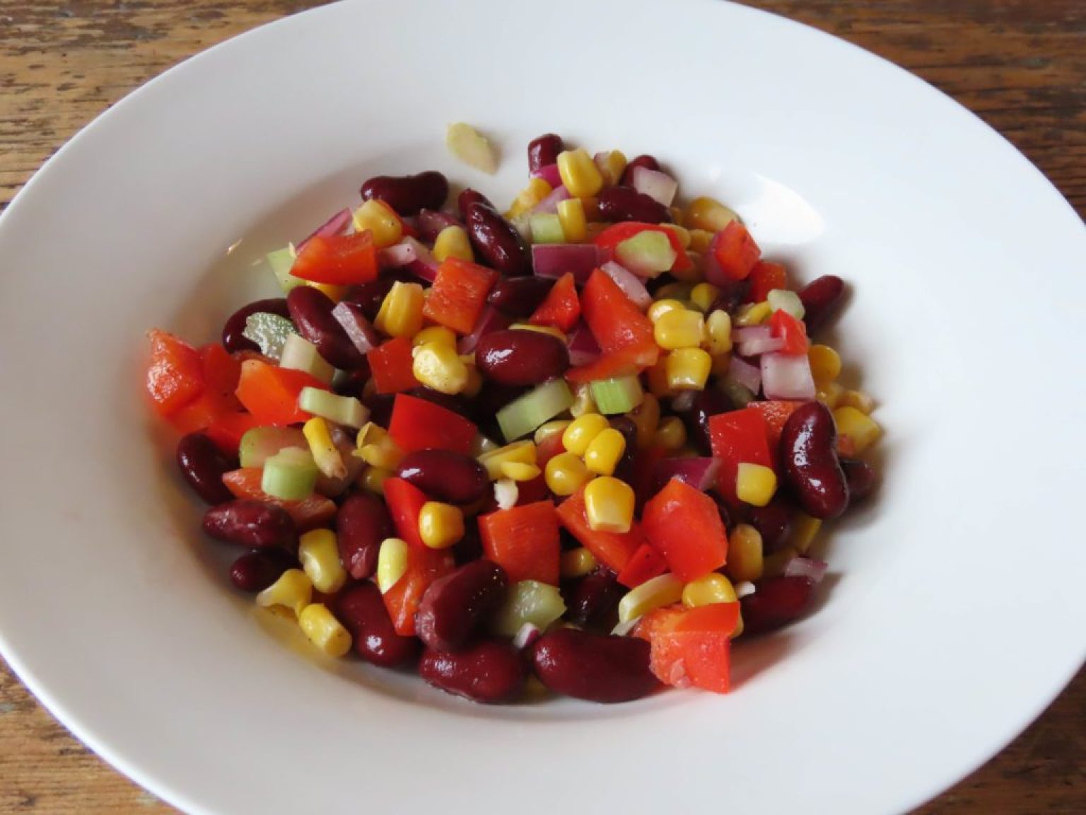 salade légère aux haricots rouges et maïs